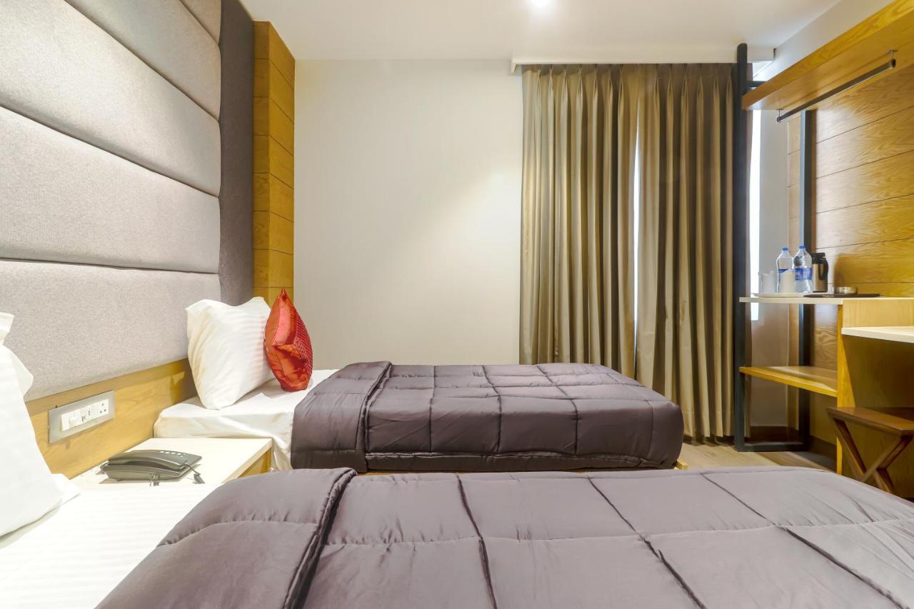 Hotel Bricks, Karol Bagh, New Delhi Exterior photo