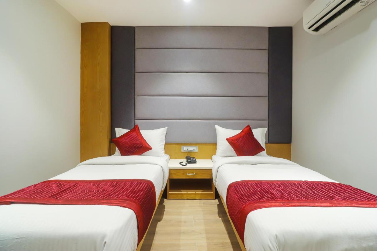 Hotel Bricks, Karol Bagh, New Delhi Exterior photo