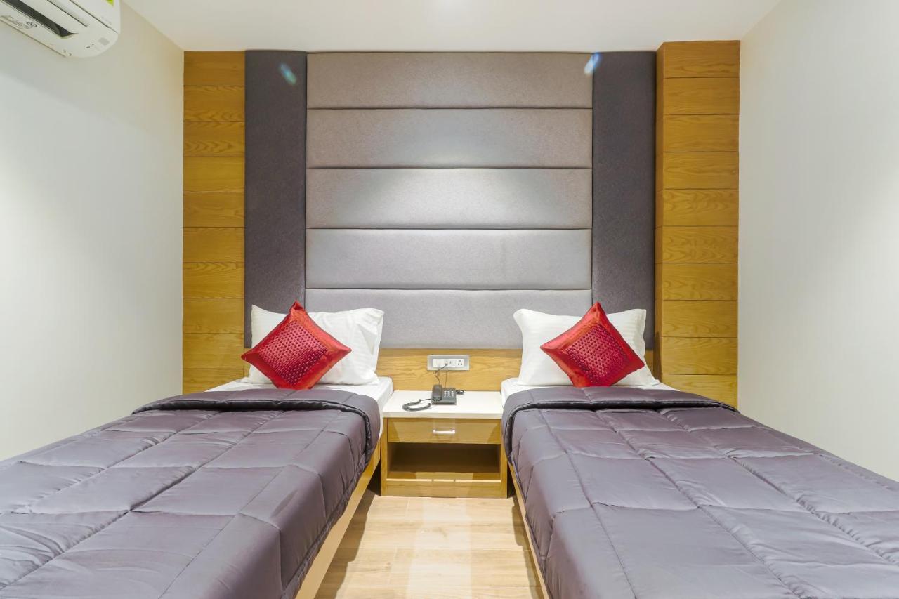 Hotel Bricks, Karol Bagh, New Delhi Exterior photo