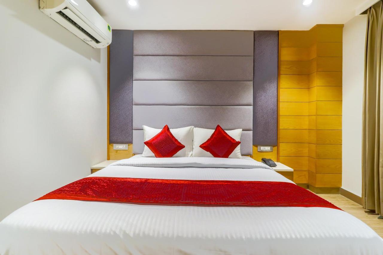 Hotel Bricks, Karol Bagh, New Delhi Exterior photo