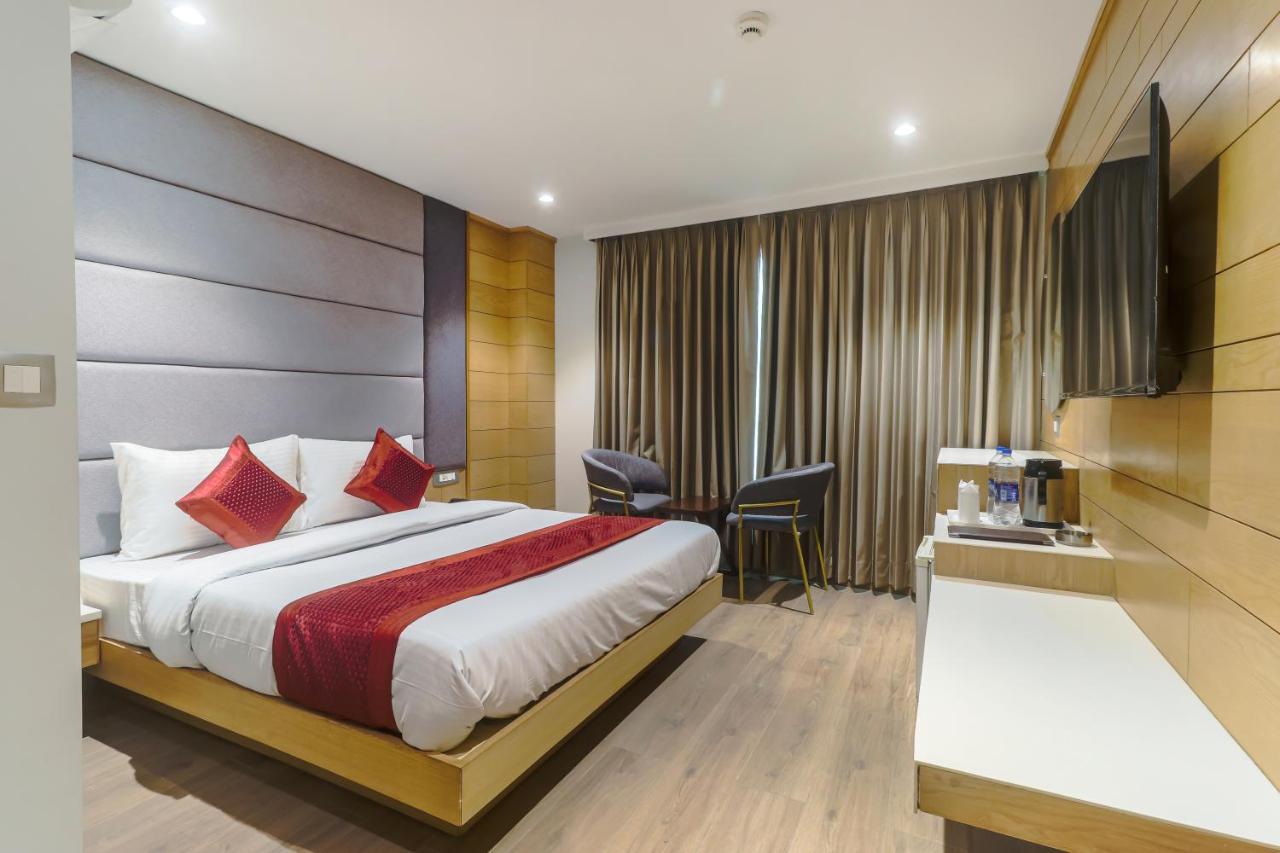 Hotel Bricks, Karol Bagh, New Delhi Exterior photo