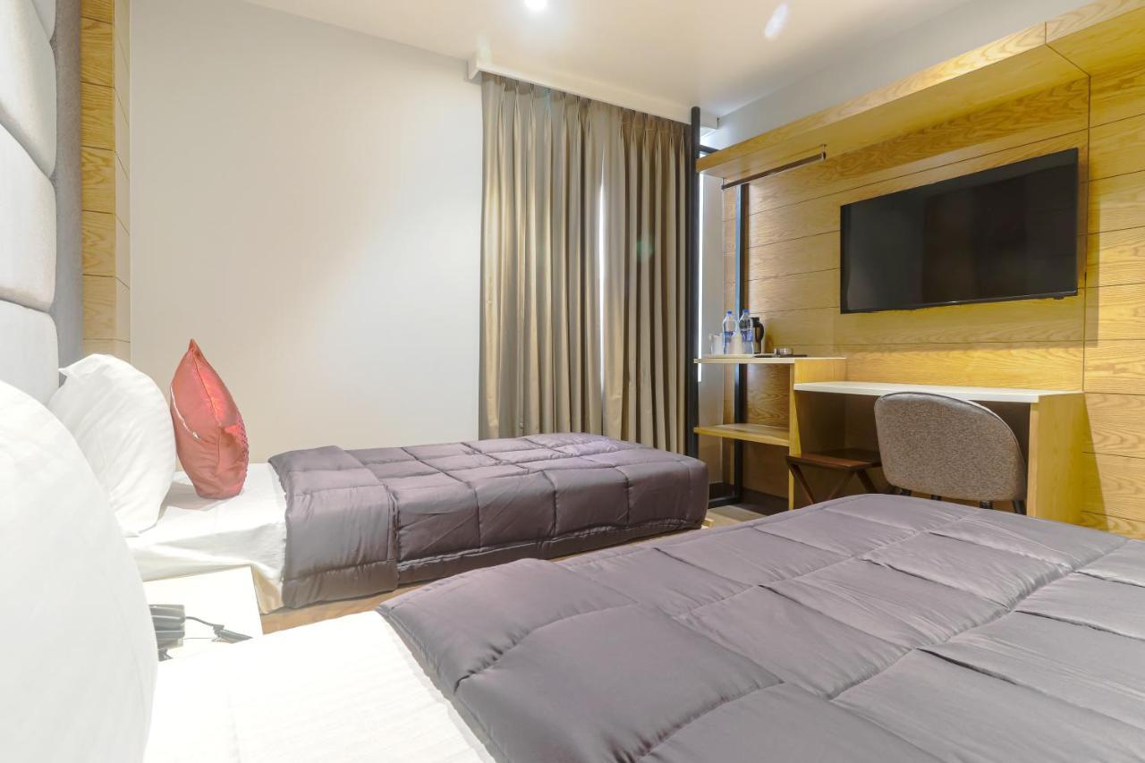Hotel Bricks, Karol Bagh, New Delhi Exterior photo
