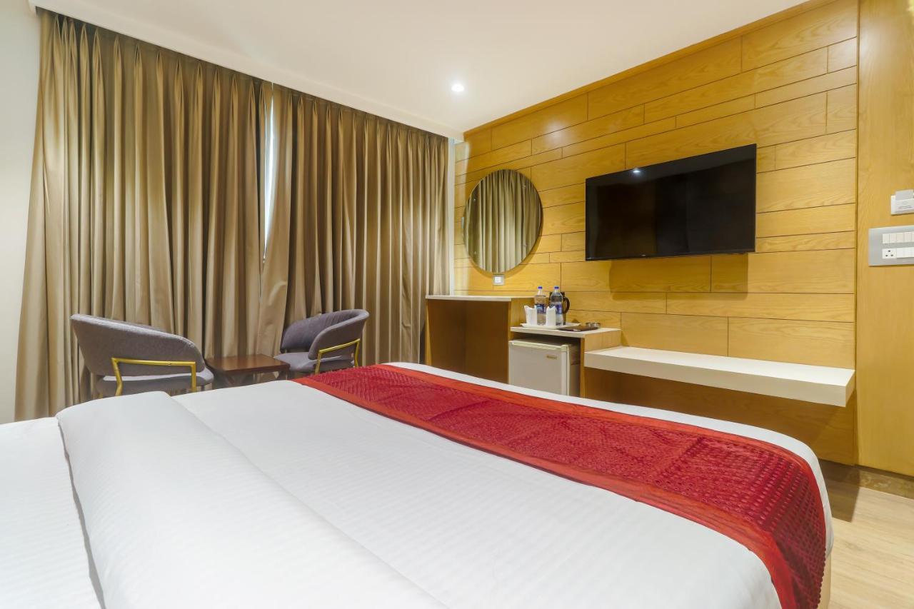 Hotel Bricks, Karol Bagh, New Delhi Exterior photo
