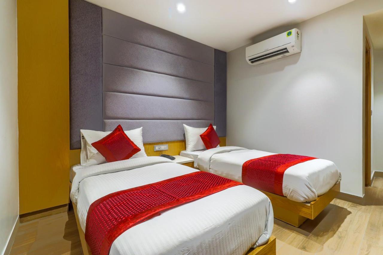 Hotel Bricks, Karol Bagh, New Delhi Exterior photo