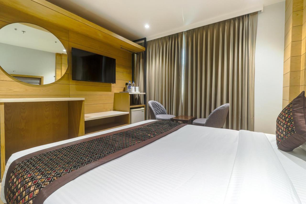 Hotel Bricks, Karol Bagh, New Delhi Exterior photo