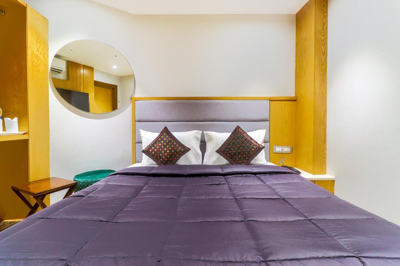 Hotel Bricks, Karol Bagh, New Delhi Exterior photo