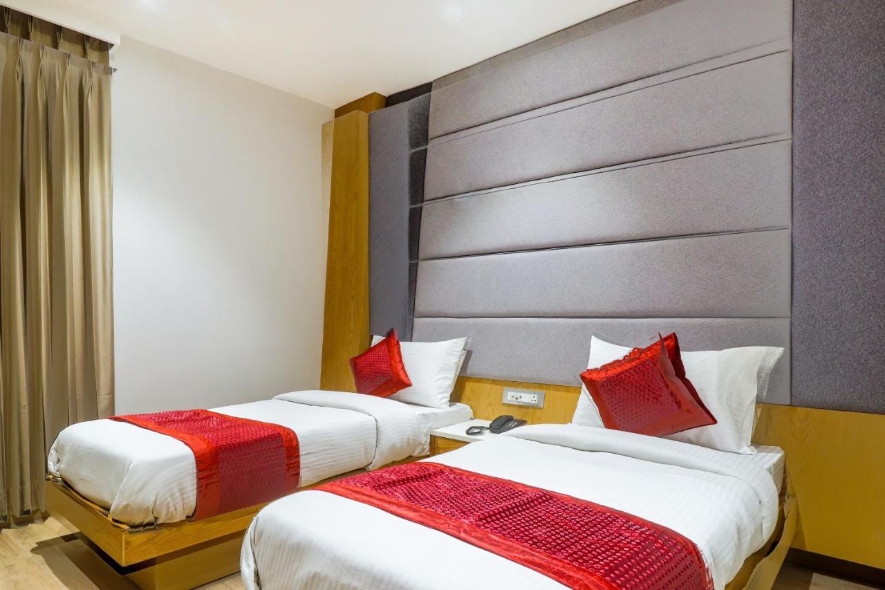 Hotel Bricks, Karol Bagh, New Delhi Exterior photo